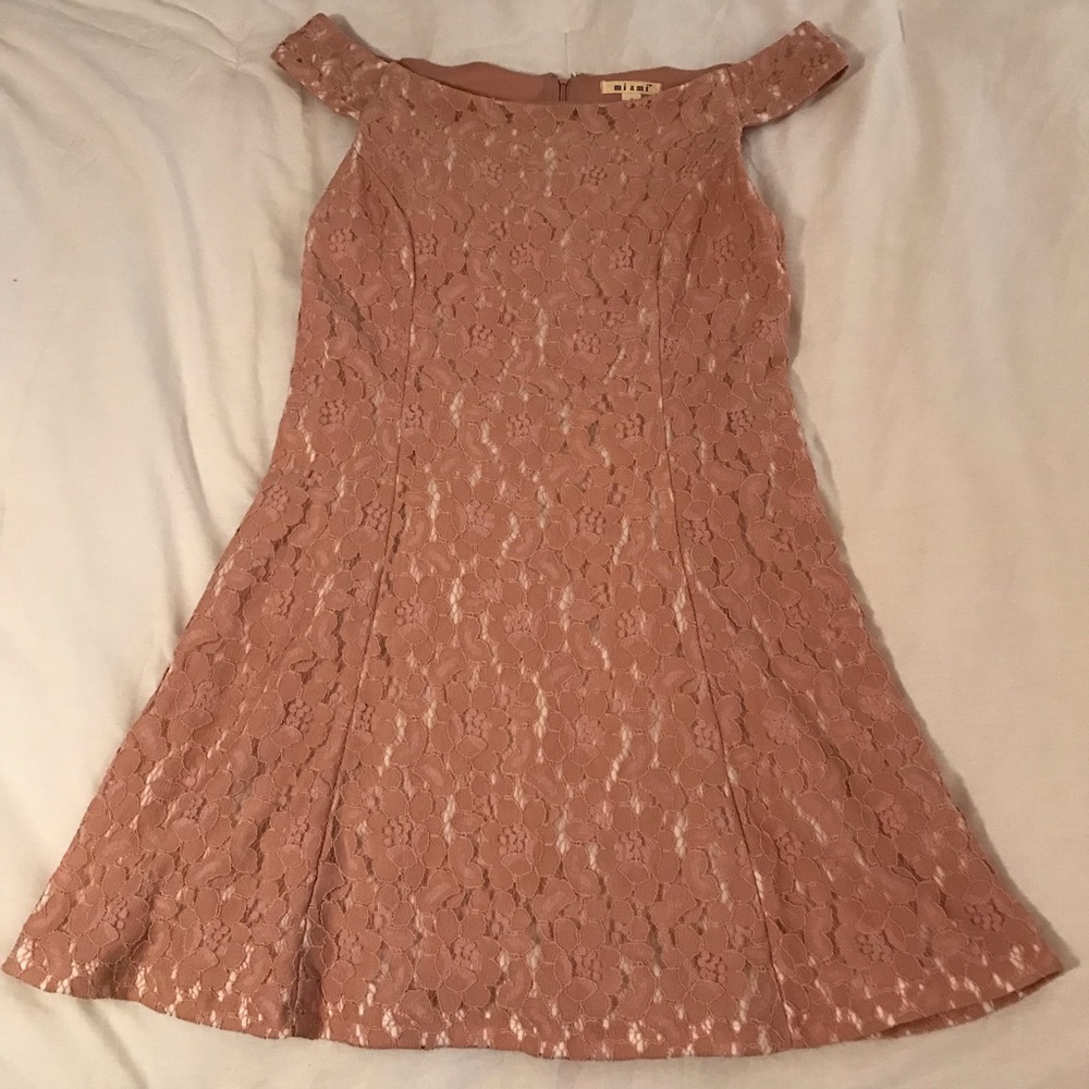 Francesca’s beautiful floral pink dress 💗